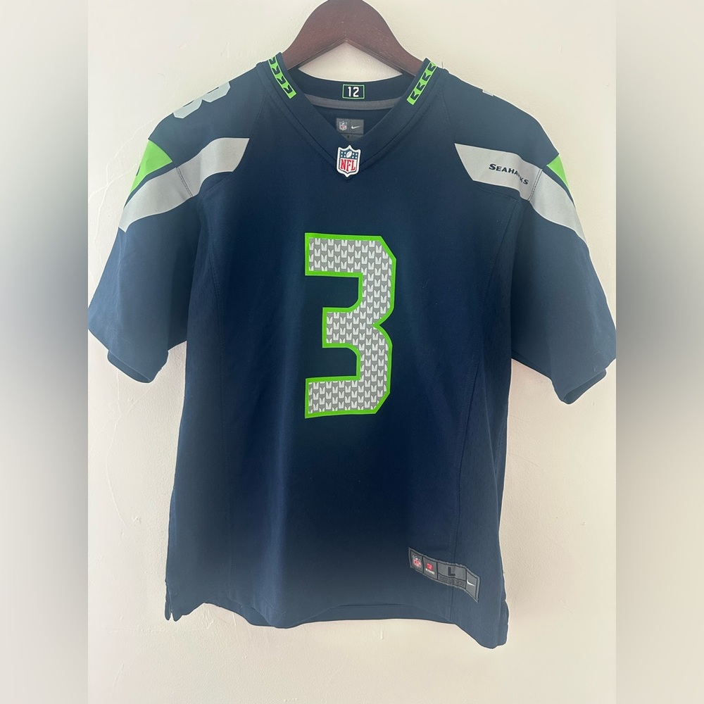Seattle Seahawks NFL Nike
Russell Wilson #3 Jersey
Big Kids Large 14/16